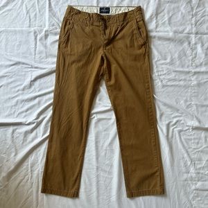 American Eagle Outfitters Original Straight Khaki’s NWOT 29x32
